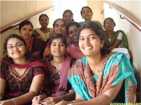 telugu clg girls xxx|College lo hyderabad girl tho classmate sex